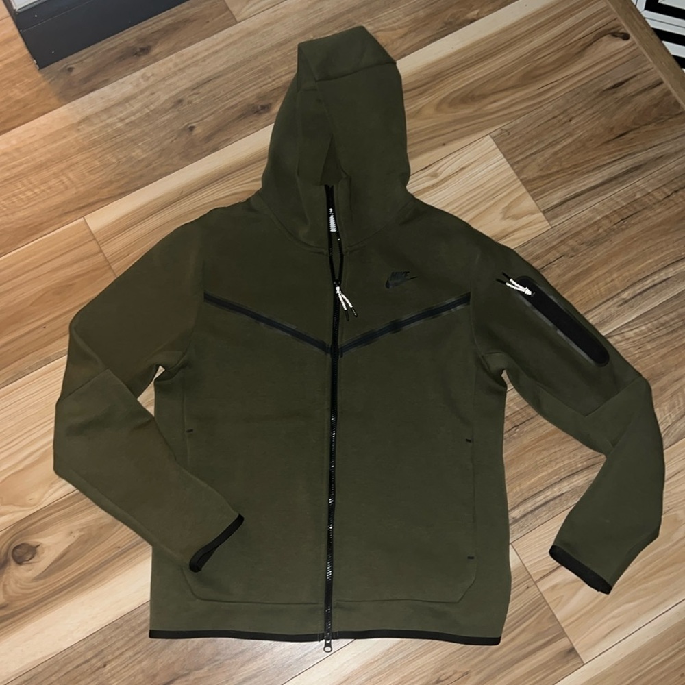 EUC Nike Sportswear Tech Fleece Full-Zip Hoodie RoughGreen CU4489-326 Men’s Sz M